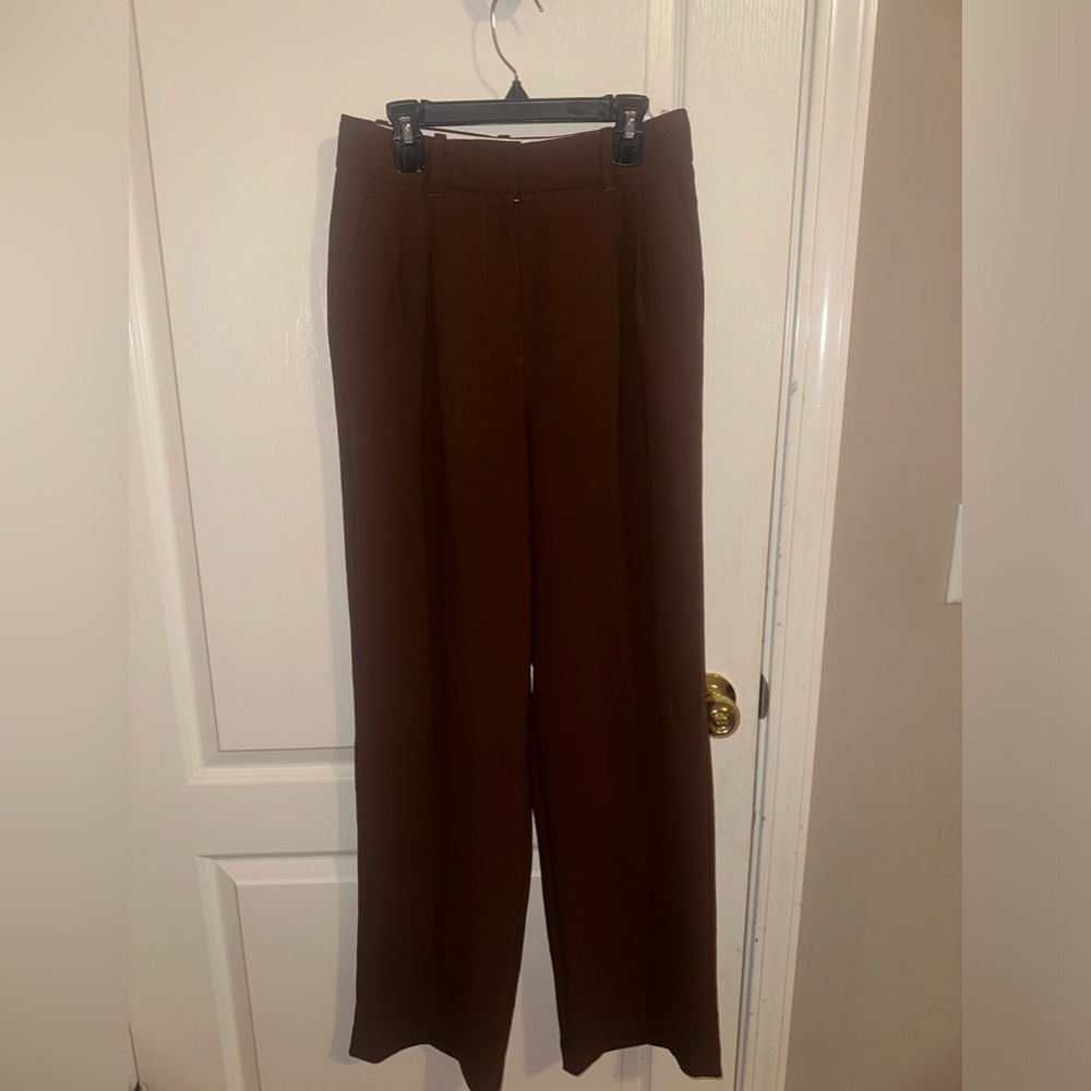 Aritzia - The Effortless Pant (Crepette) in chocolate brown (Size 2)